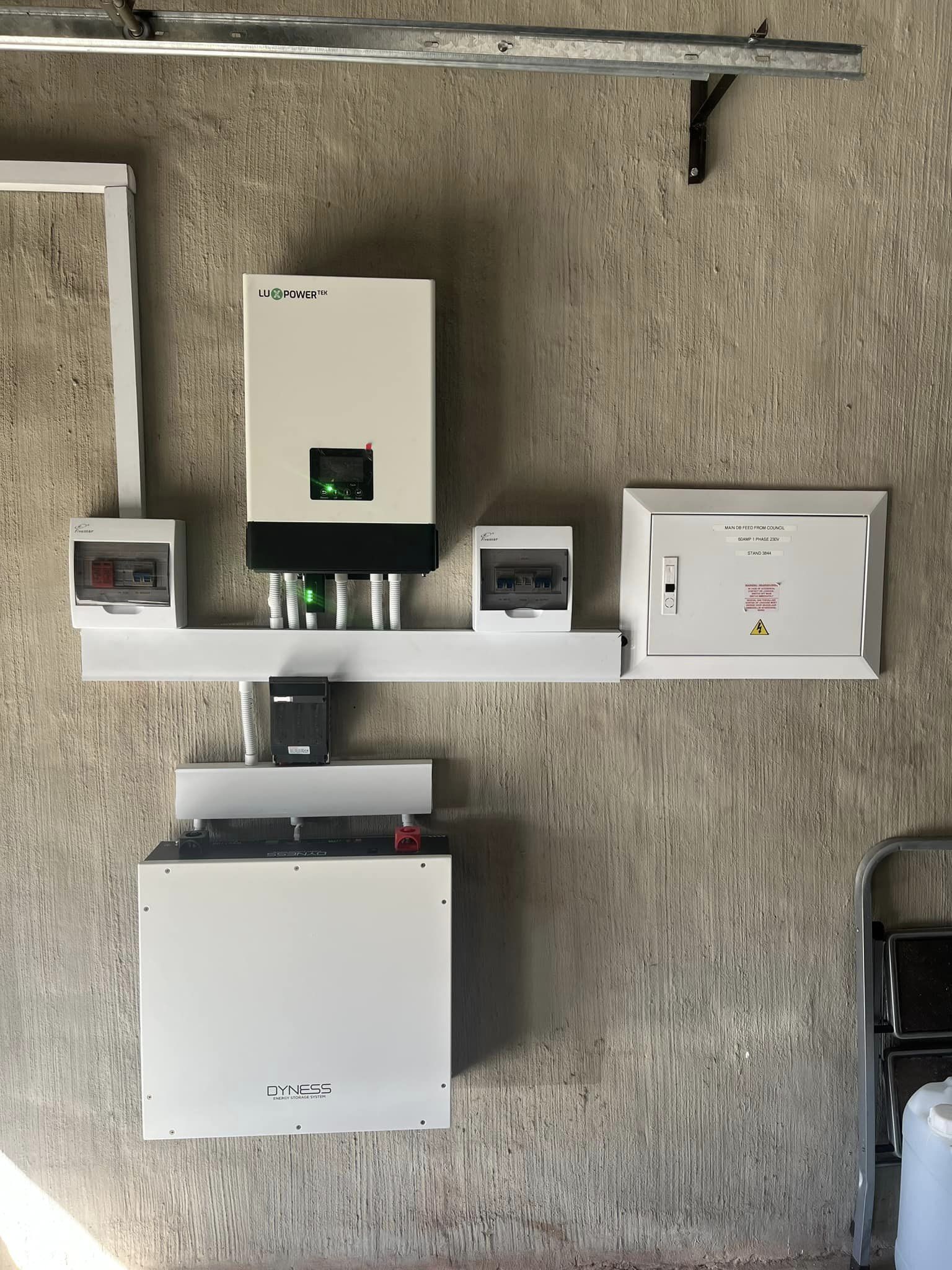 南非家庭储能新选择 BX51100电池与Luxpower逆变器系统解析